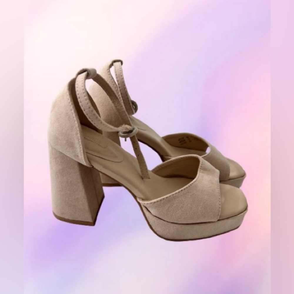 Ardene Square Toe Bloc Heel Sandals in Beige - US 6